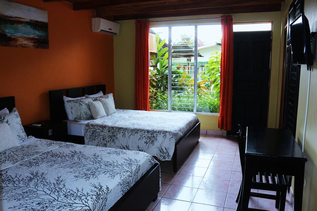 Hotel Las Flores Fortuna La Fortuna Exterior photo